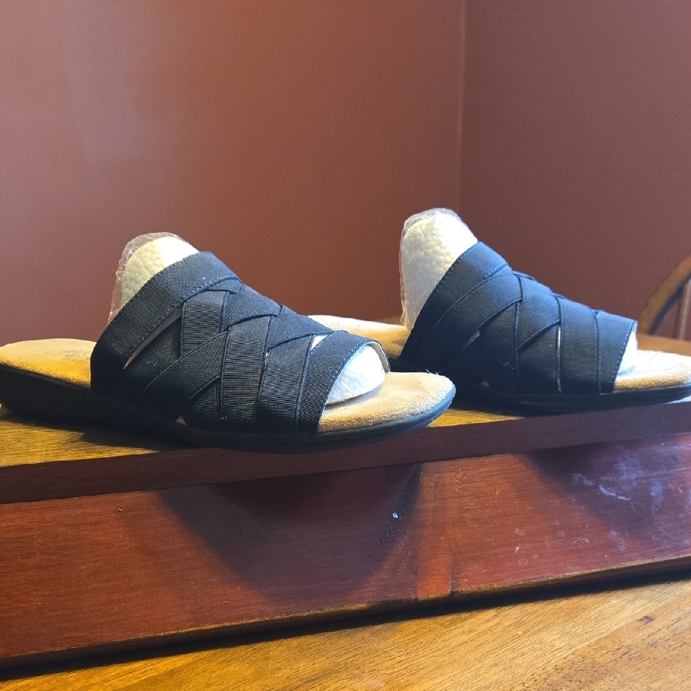 Life Stride Black Sandals
